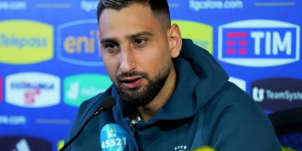 瓦尼亚：那不勒斯是冠军，孔蒂会决定首发，若能夺冠我愿刮掉胡子！