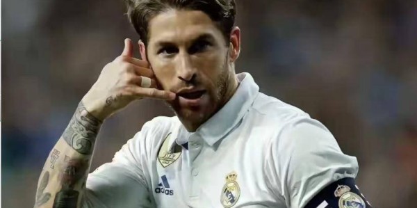 安切洛蒂执教过的最强阵容！五位金球奖得主齐聚一堂，这套阵容到底有多强？